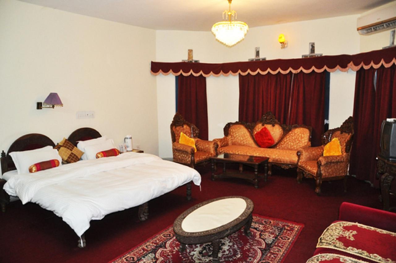 Hotel Padmini Chittorgarh Eksteriør billede